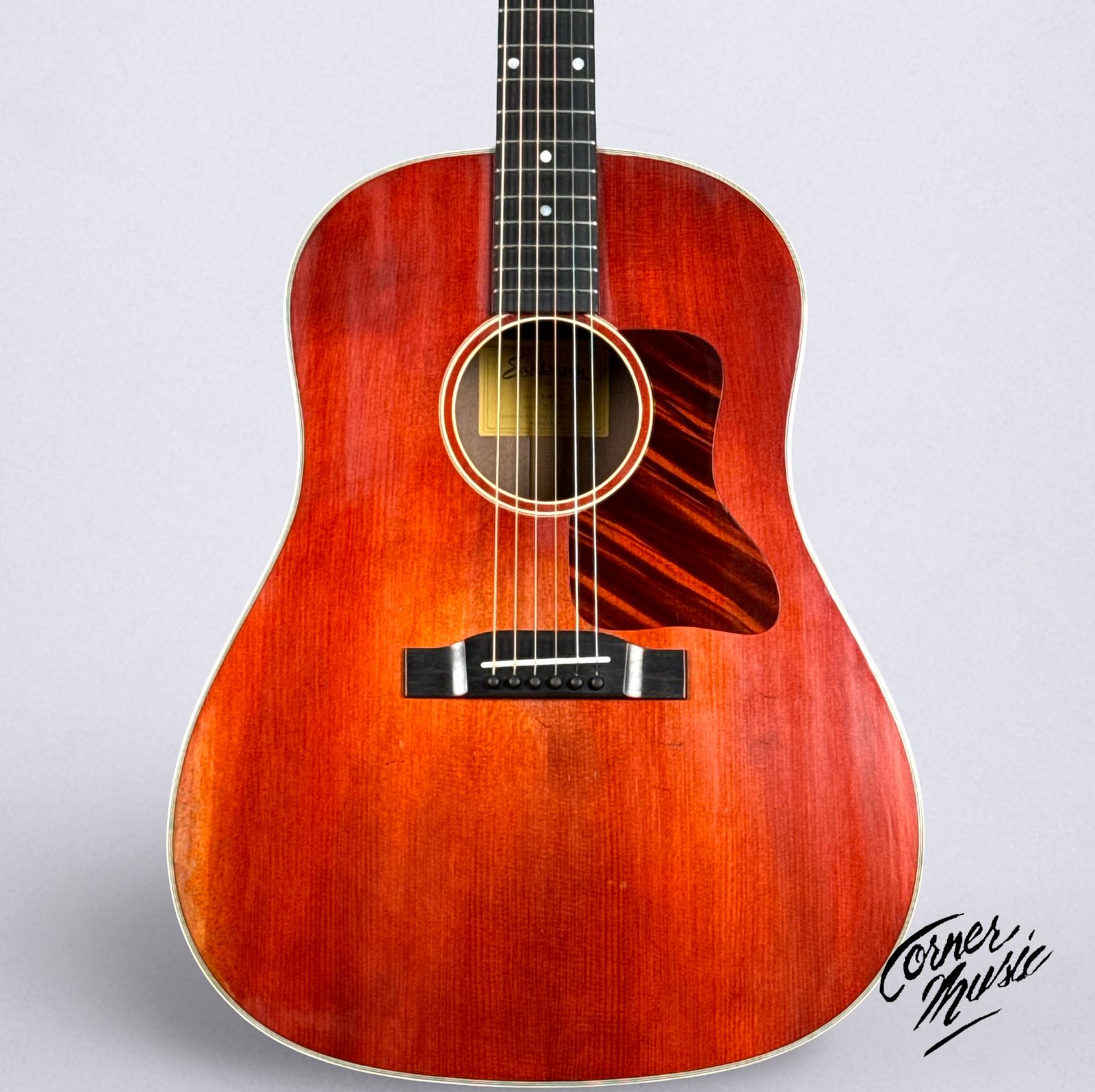 Eastman 810　Antique Red　値下　１４　→　１２ hqdefault.jpg