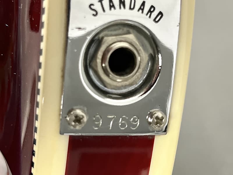 Rickenbacker 381/V69 1993 - Fireglo