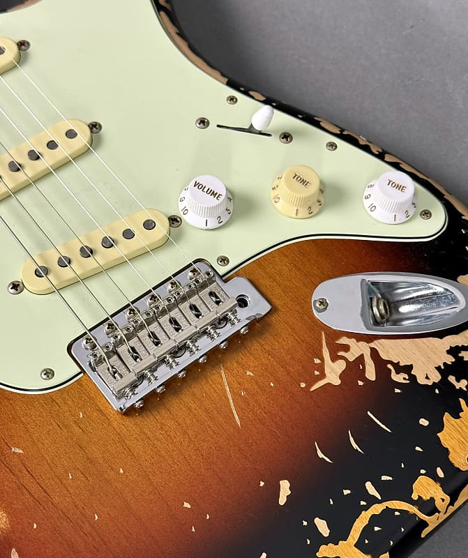 Fender Mike McCready Stratocaster 2025 - 3-Color Sunburst