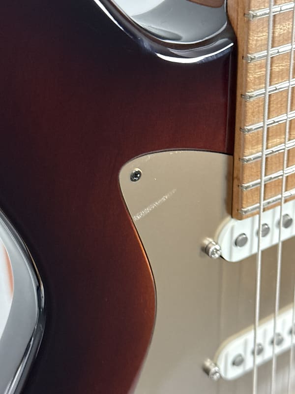 Eastman D’Ambrosio DC’54 2025 - 2-Color Sunburst
