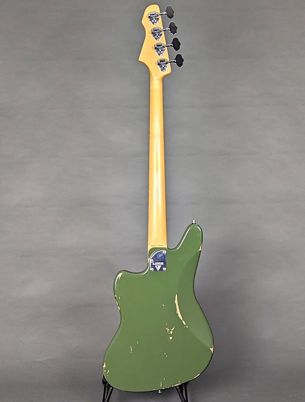 Valiant Jupiter P/J Bass 2023 - Olive Green Distressed
