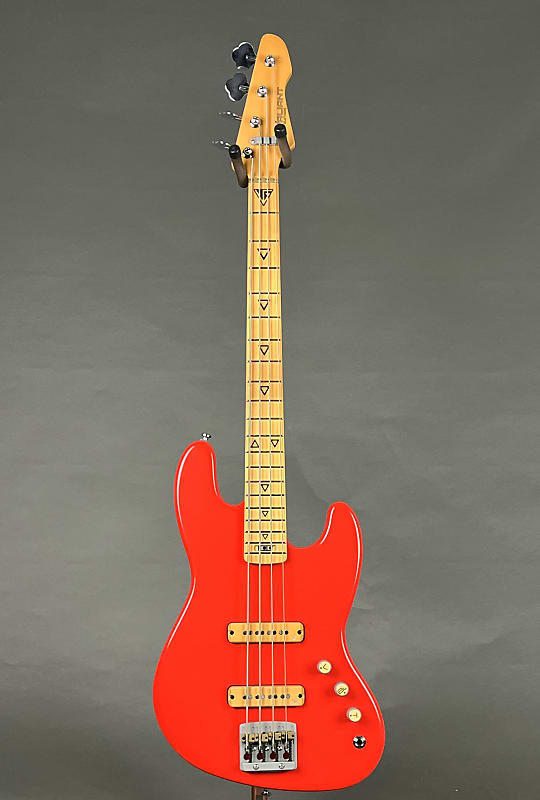 Valiant Mini Bass 2024 - Lipstick Red
