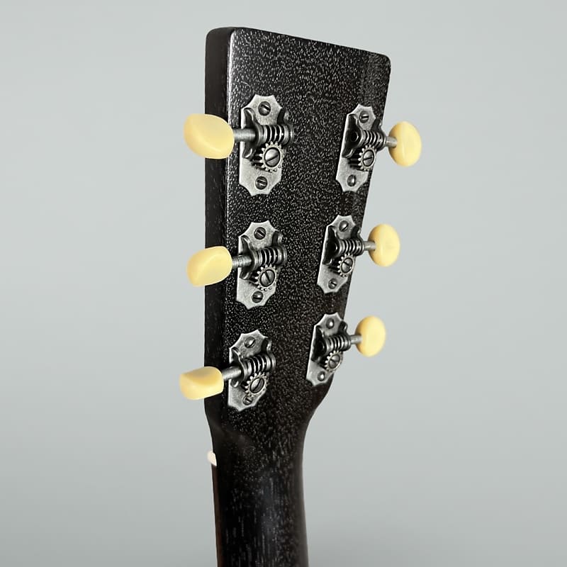 Martin 000-17E 2025 - Black Smoke