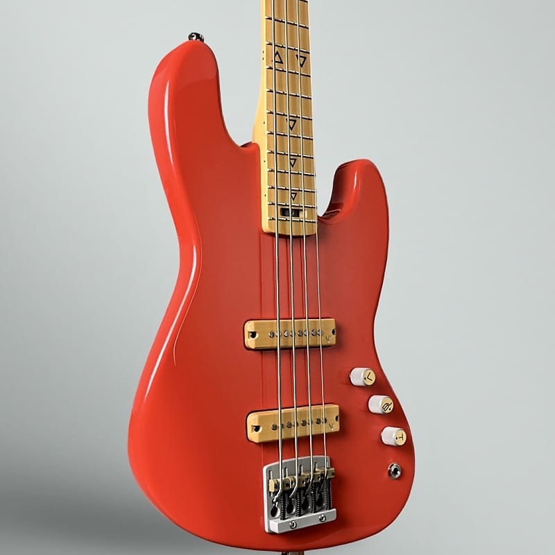Valiant Mini Bass 2024 - Lipstick Red