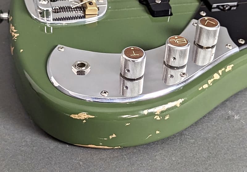 Valiant Jupiter P/J Bass 2023 - Olive Green Distressed