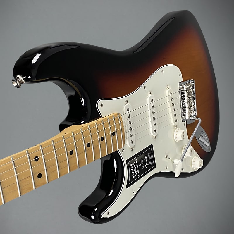 Fender Player Stratocaster Left-Handed 2021 3-Color Sunburst