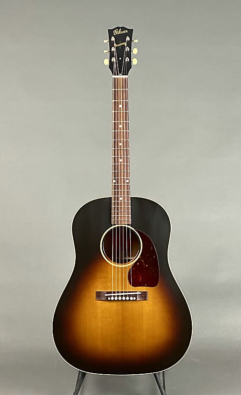 Gibson 1942 Banner J-45 2023 Vintage Sunburst