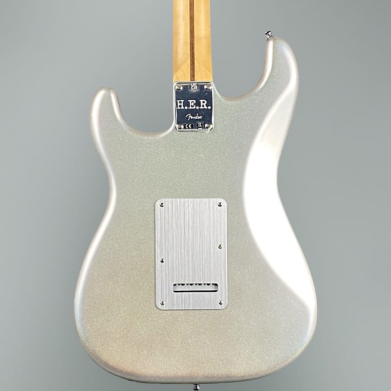 Fender H.E.R. Stratocaster 2022 Chrome Glow