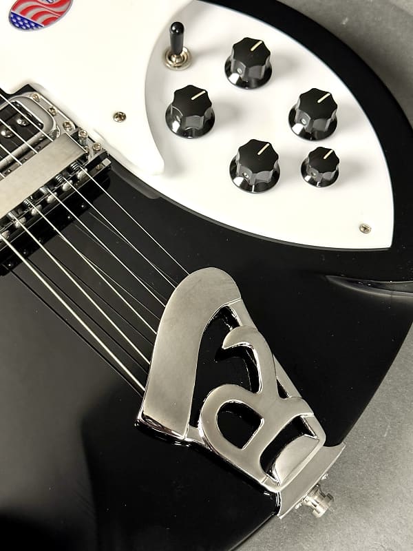Rickenbacker 330 2023 - Jetglo