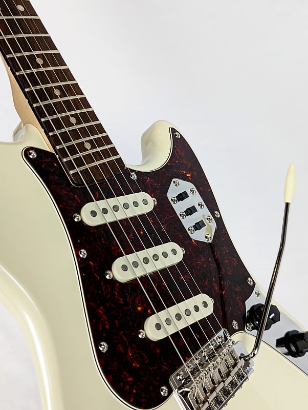 Squier Paranormal Cyclone 2021 - Pearl White