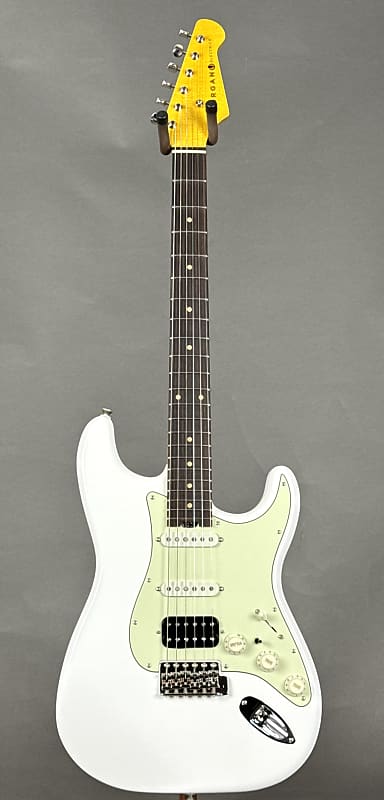 Morgan Electrics Standard Double Cut Pro 2025 - Olympic White