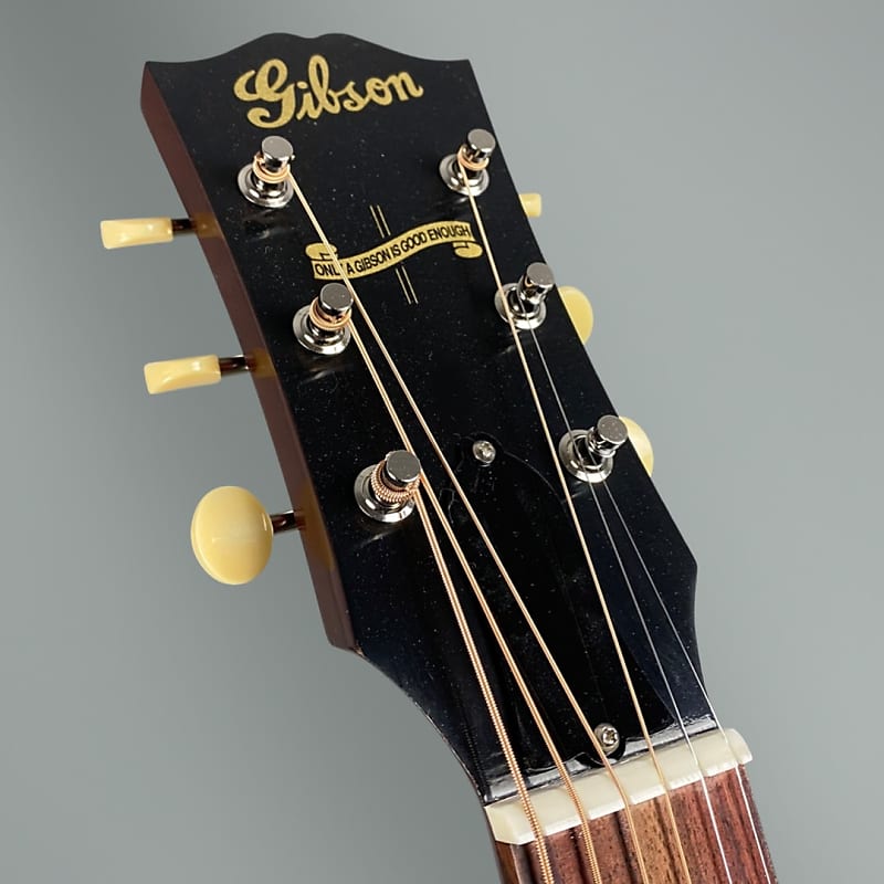 Gibson 1942 Banner J-45 2023 Vintage Sunburst