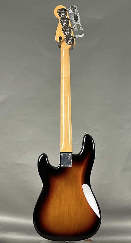 Fender Vintera II ‘60s Precision Bass - 3-Tone Sunburst