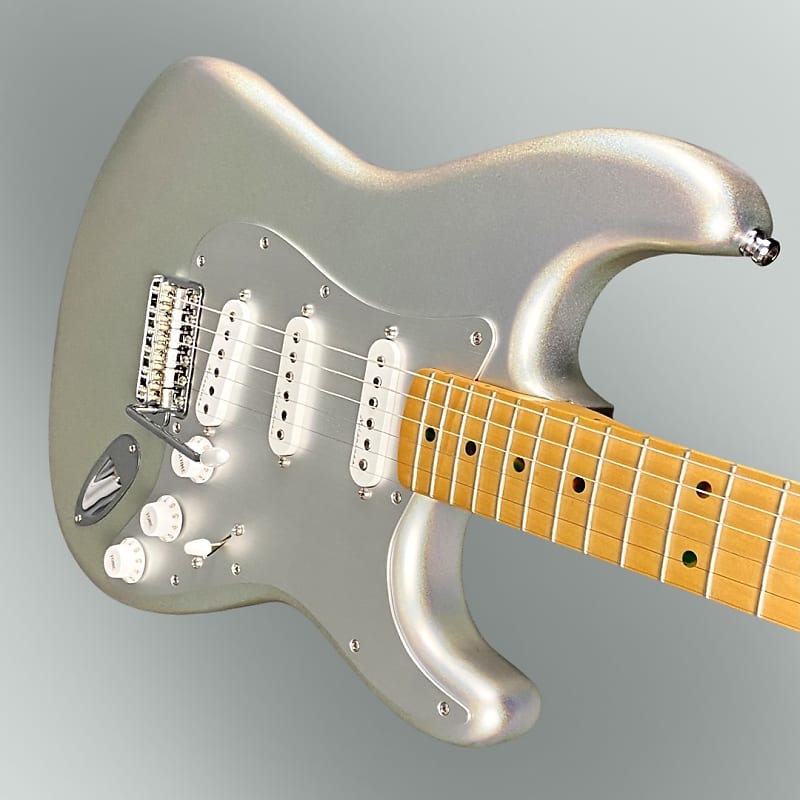Fender H.E.R. Stratocaster 2022 Chrome Glow