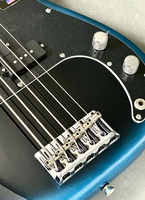 Fender American Professional II Precision V 2023 - Dark Night