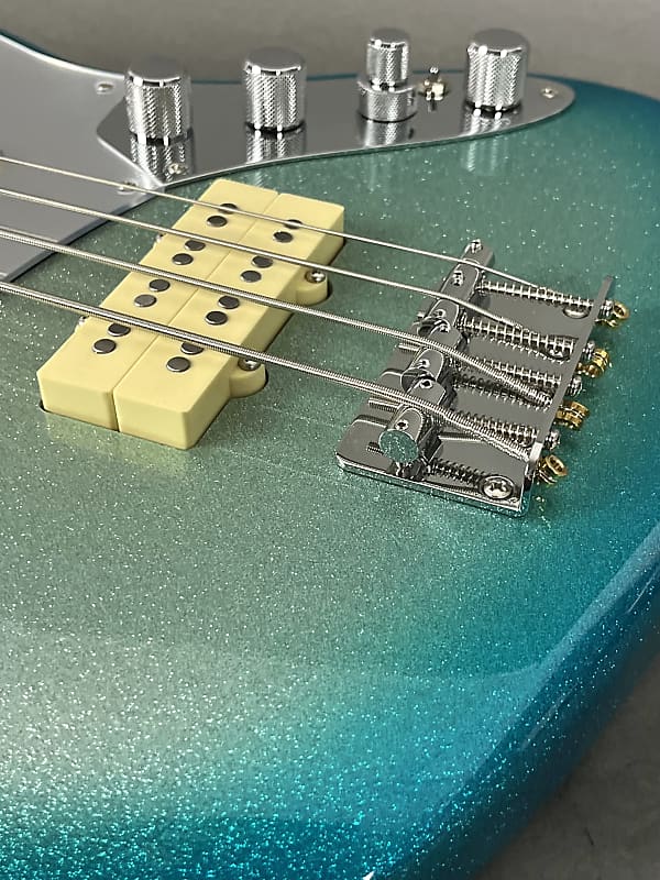 Fender Limited Edition Player Plus Blu DeTiger Jazz Bass 2024 - Sky Burst Sparkle