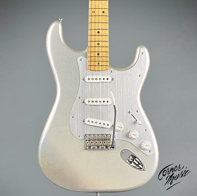 Fender H.E.R. Stratocaster 2022 Chrome Glow