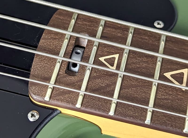 Valiant Jupiter P/J Bass 2023 - Olive Green Distressed