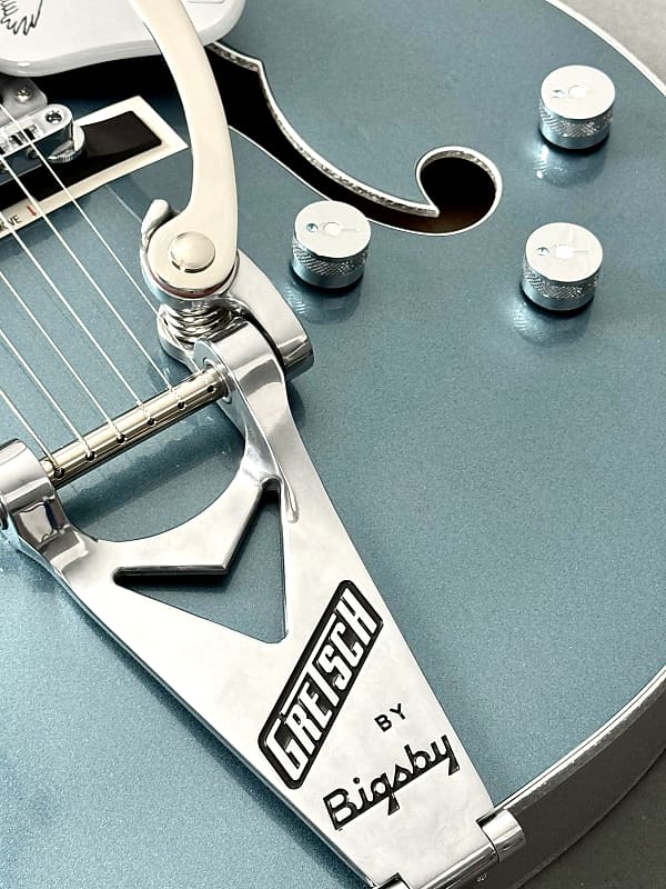 Gretsch G6136T-140 Limited Edition 140th Double Platinum Falcon 2023 - Two-Tone Stone Platinum/Pure Platinum
