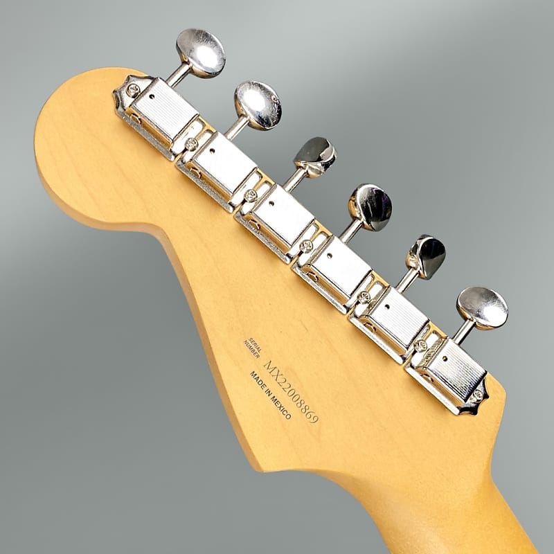 Fender H.E.R. Stratocaster 2022 Chrome Glow