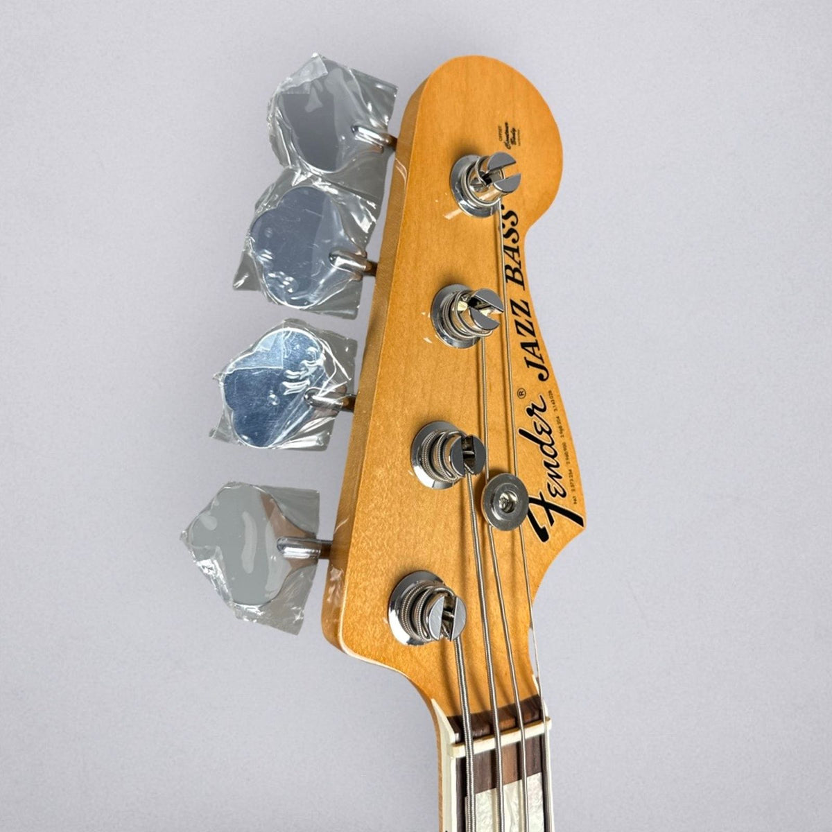 Fender Vintera III Early ‘70s Jazz Bass 2026 - Candy Apple Red