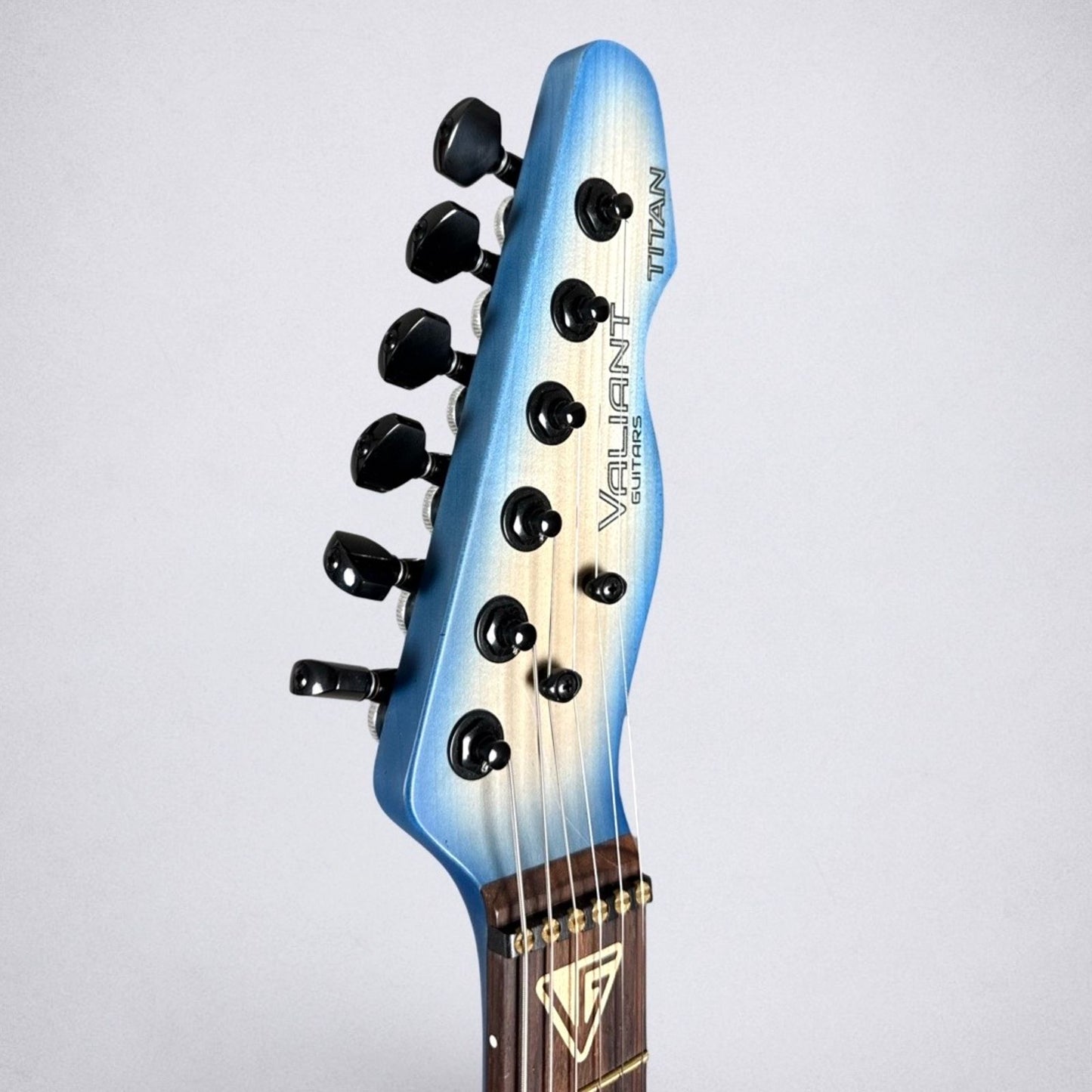 Valiant Titan 2026 - Blue Pore