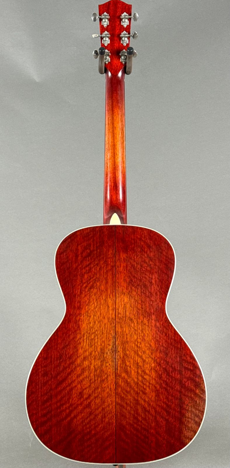 Eastman E10OOSS/v - Classic Antique Varnish