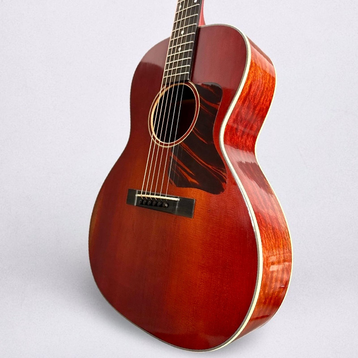 Eastman E10OOSS/v - Classic Antique Varnish