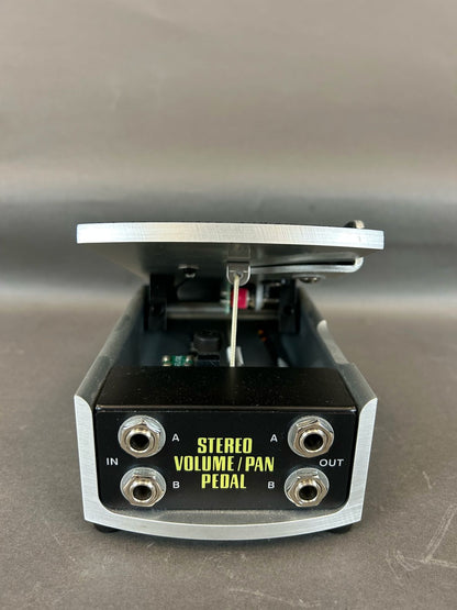 Ernie Ball 6165 500K Stereo Volume / Pan Pedal (Open Box Model)
