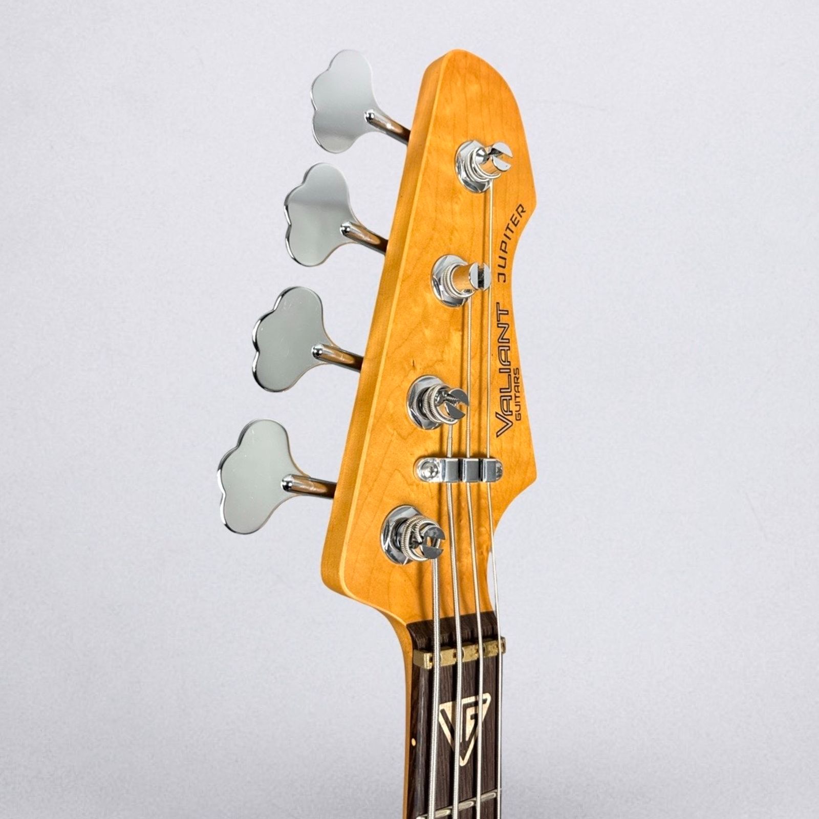 Valiant Jupiter P/J Bass 2025 - 3-Tone Sunburst
