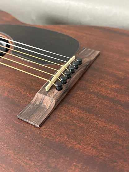 Martin O-10E Jason Isbell 2025 - Dark Mahogany