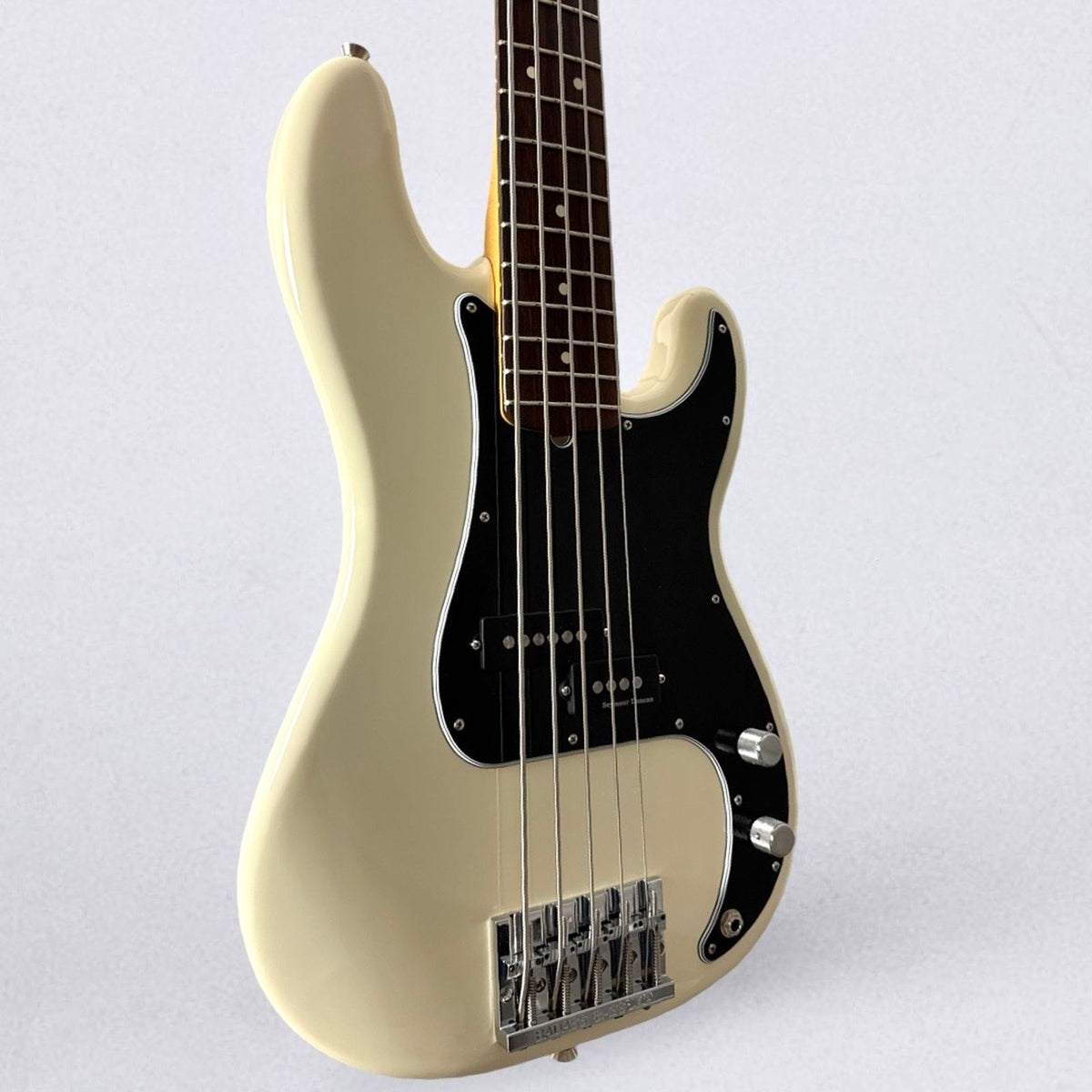 Fendwr American Professional II Precision Bass V 2025 - Olympic White