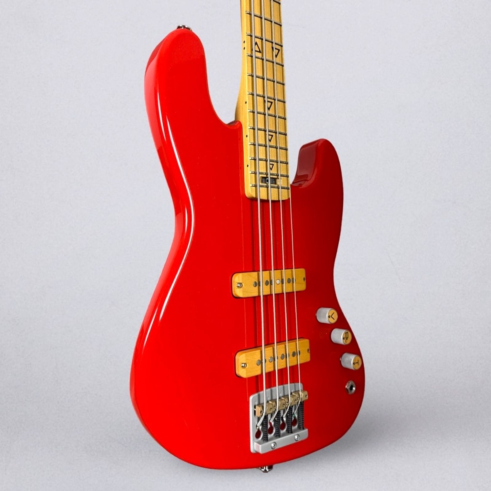 Valiant Mini Bass 2025 - Lipstick Red