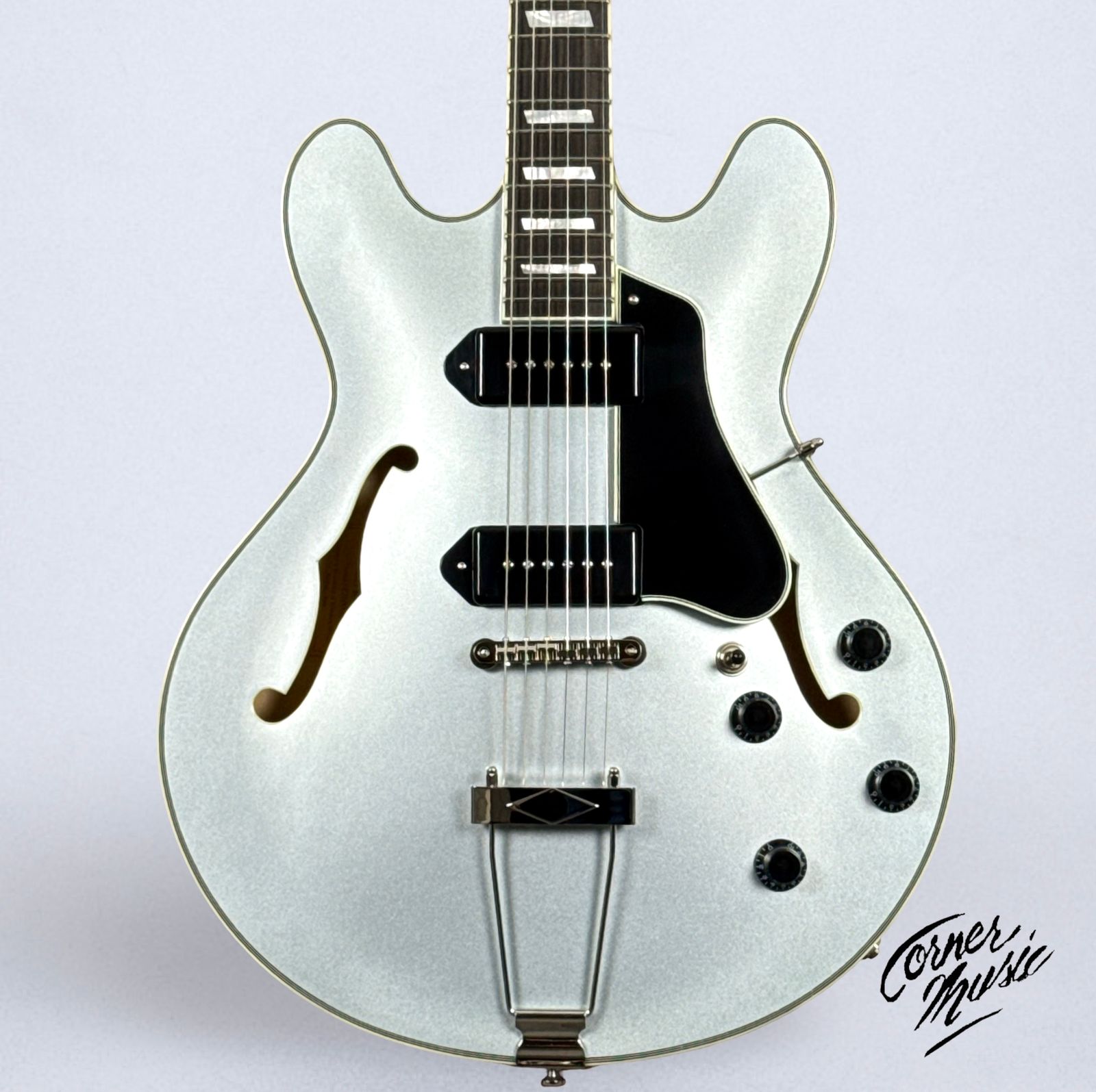 Eastman T64 Trapeze Ice Blue Metallic 2026