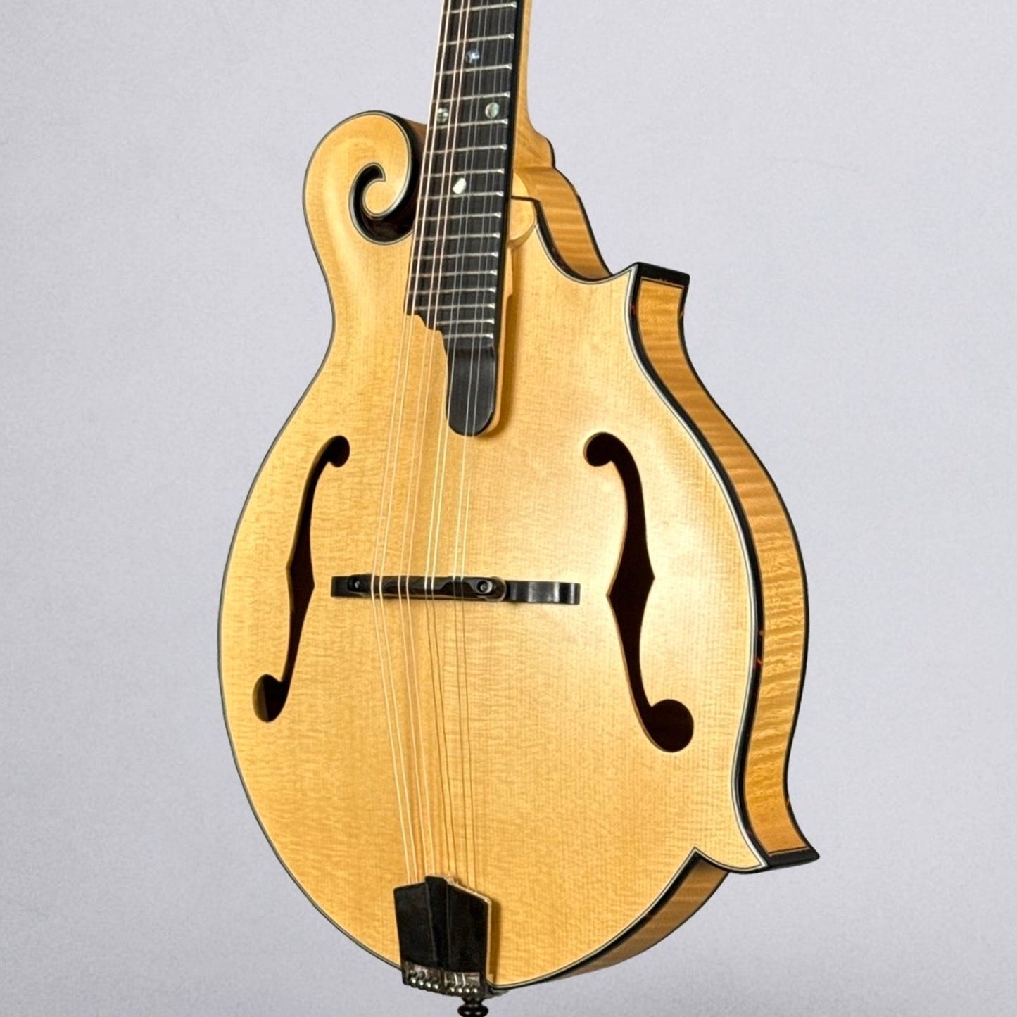 Eastman MD915 2024 - Natural