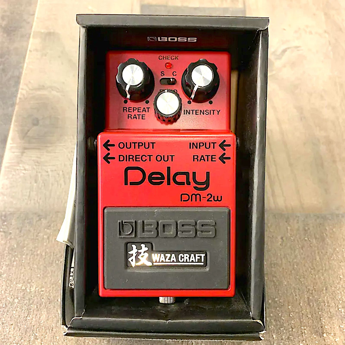 Boss DM-2w Delay Waza Craft