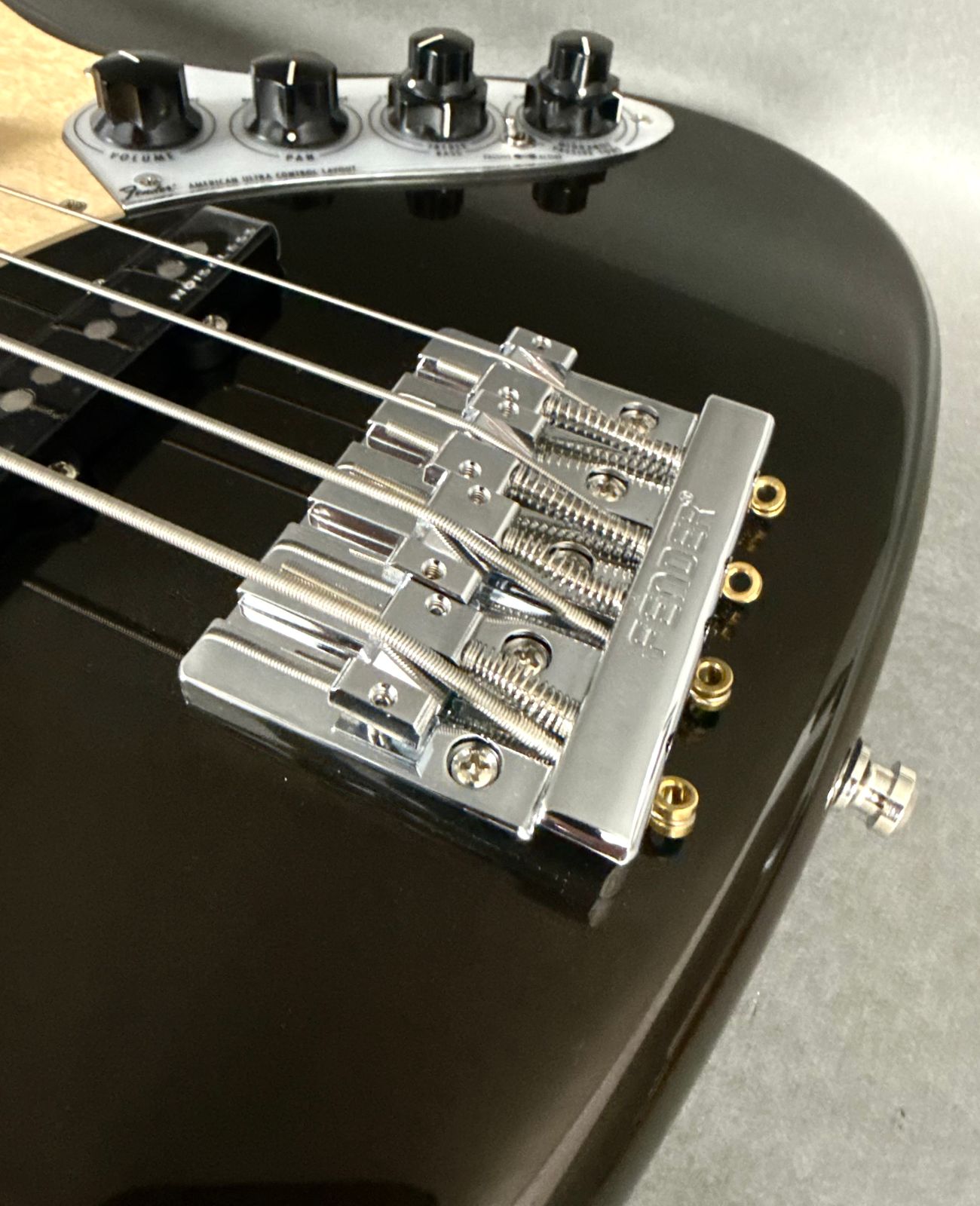 Fender American Ultra Jazz Bass 2019 - Texas Tea