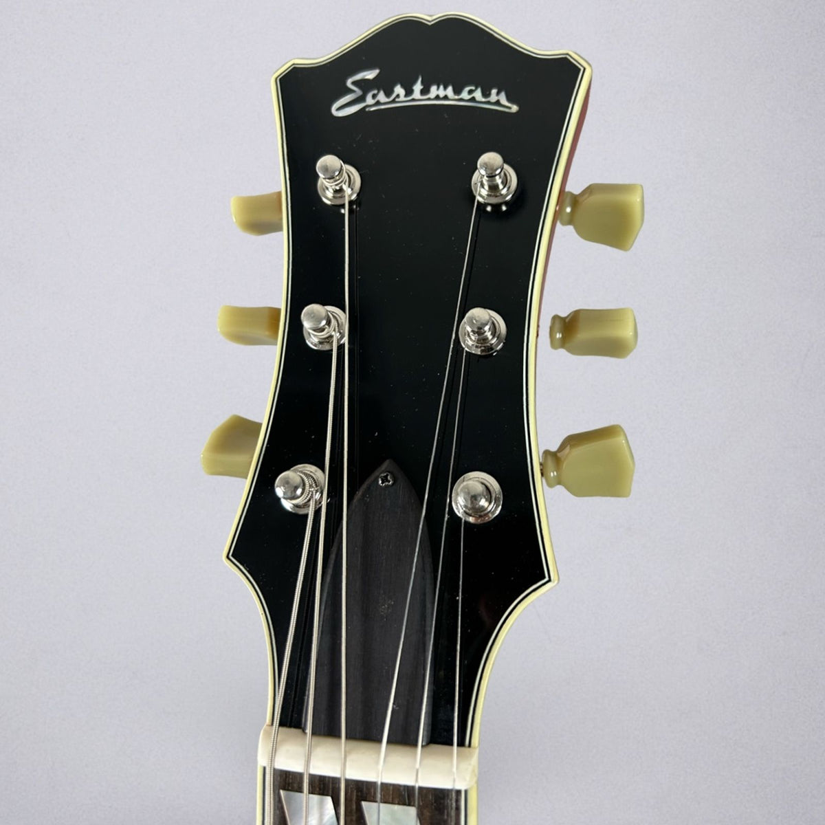Eastman T486 2026 - Red
