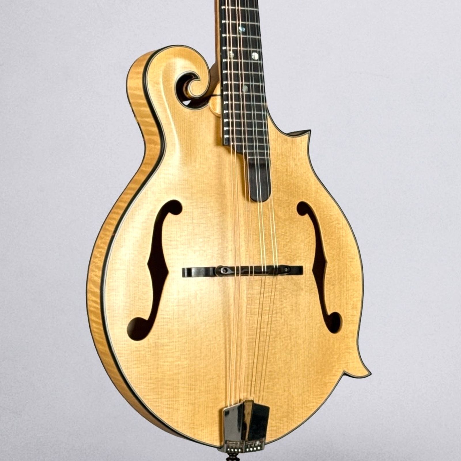Eastman MD915 2024 - Natural
