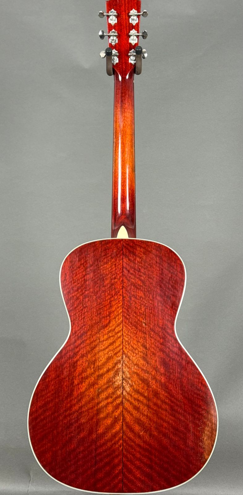 Eastman E10OOSS/v 2025 - Classic Antique Varnish