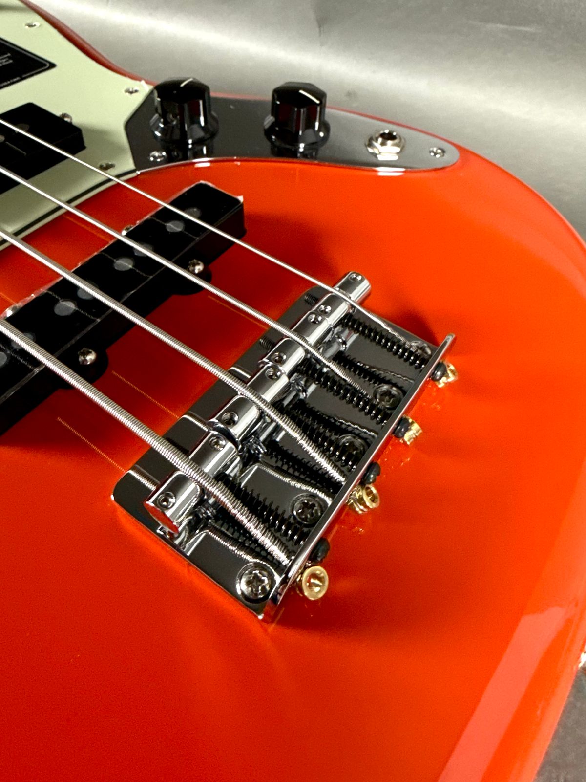 Fender Player II Mustang P/J 2026 - Coral Red