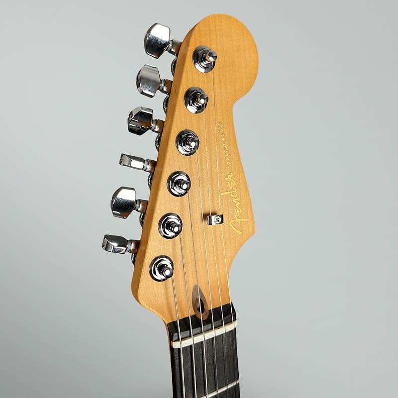 Fender American Ultra II Stratocaster 2024 - Cobra Blue