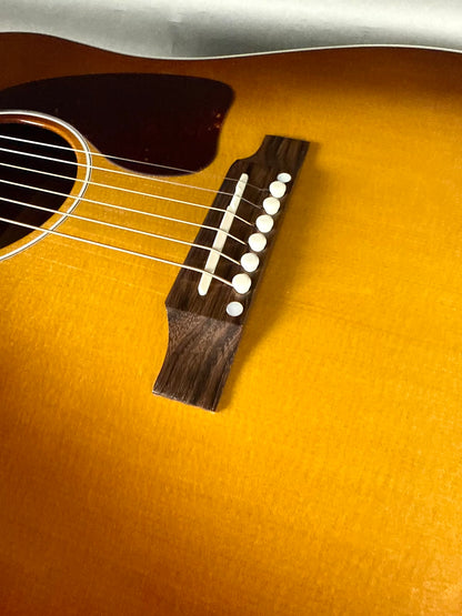 Gibson J-45 Standard 2025 - Honeyburst Gloss