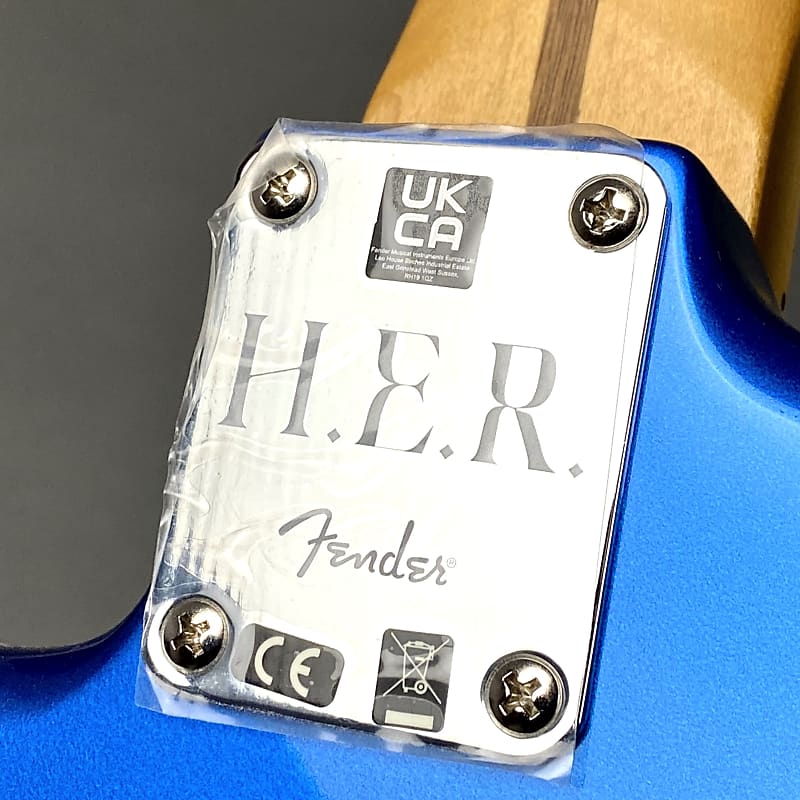 Fender Limited Edition H.E.R Stratocaster 2023 - Blue Marlin