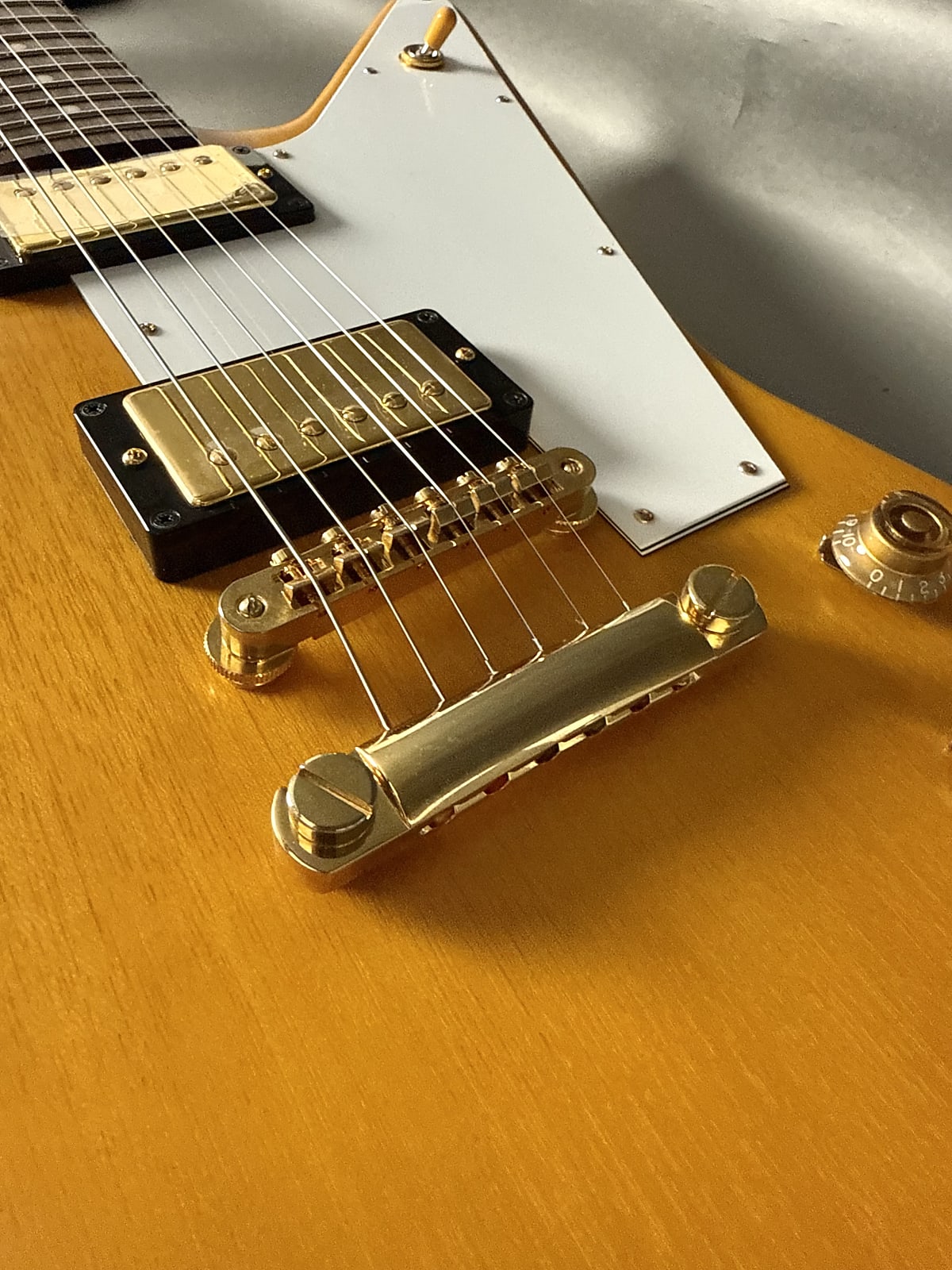 Epiphone 1958 Korina Explorer - Aged Natural