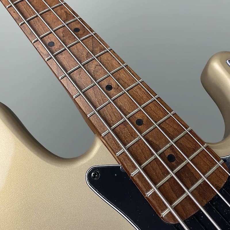 Squier Contemporary Active Jazz Bass HH - Shoreline Gold