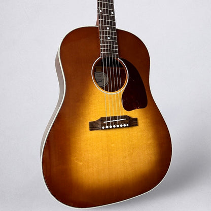Gibson J-45 Standard 2025 - Honeyburst Gloss