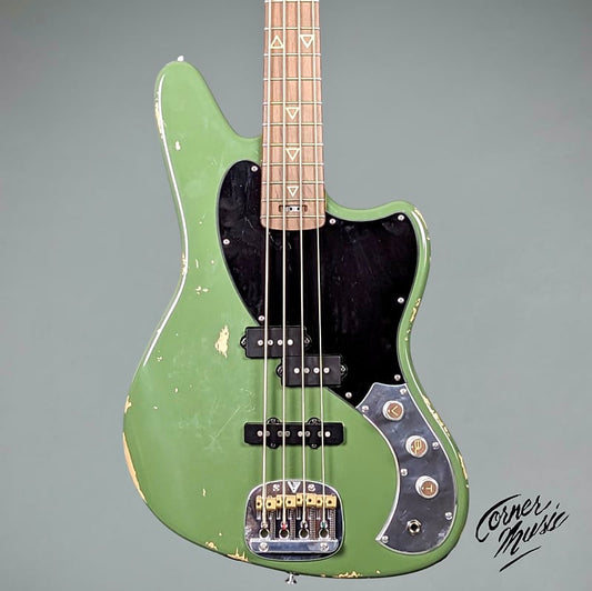 Valiant Jupiter P/J Bass 2023 - Olive Green Distressed