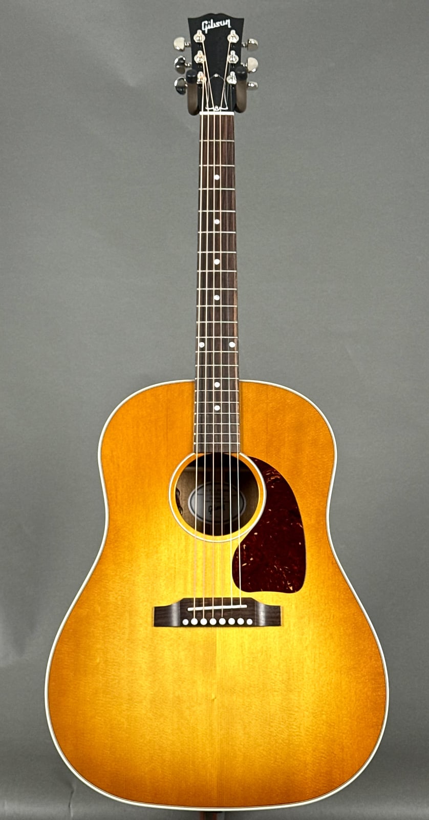 Gibson J-45 Standard 2025 - Heritage Cherry Sunburst