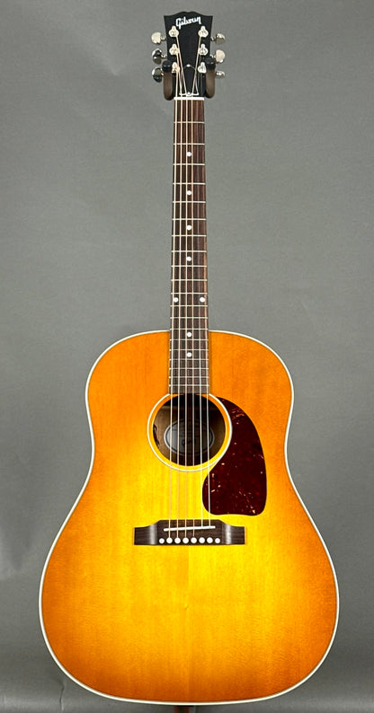Gibson J-45 Standard 2025 - Heritage Cherry Sunburst